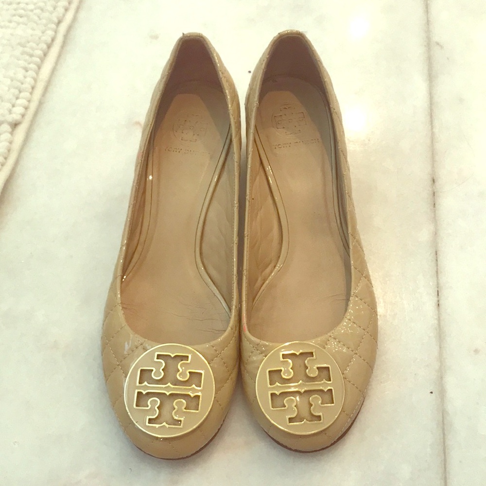 Tory Burch patent leather beige small heels